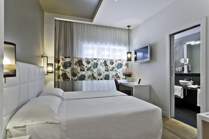 Room 8 of 47
