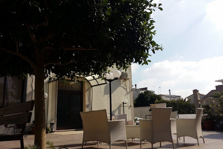 Hotel Exterior 55 of 63
