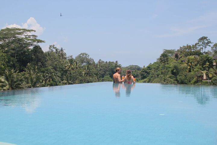 Hotel with Pool