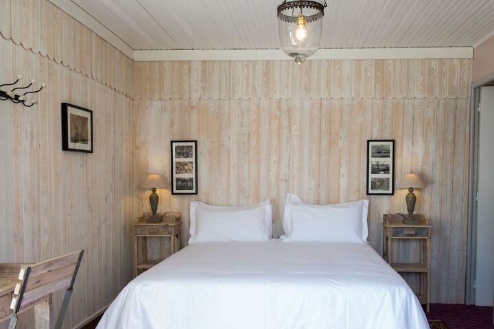 Room 6 of 46