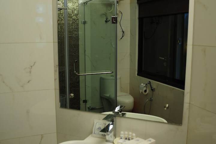 Room 54 of 76