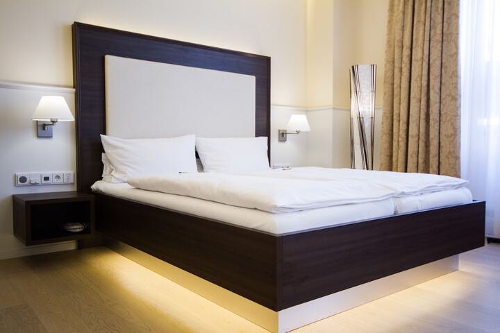 Room 3 of 44