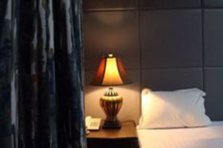 Room 28 of 49