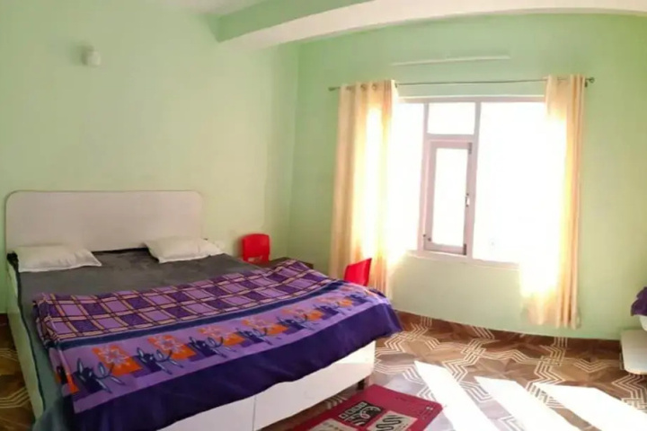 Room 3 of 8