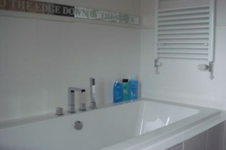 Room 2 of 20