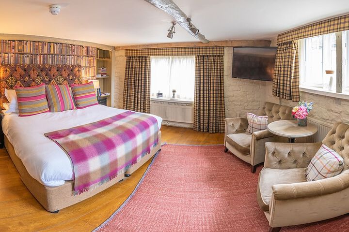 Room 9 of 47