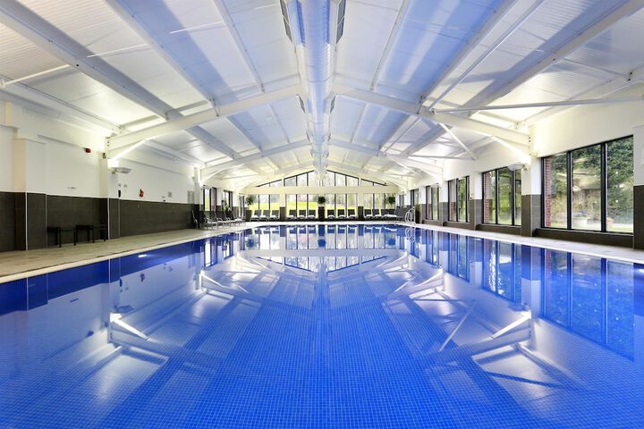 Hotel Pool