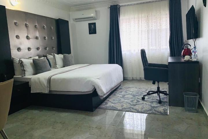 Room 16 of 50