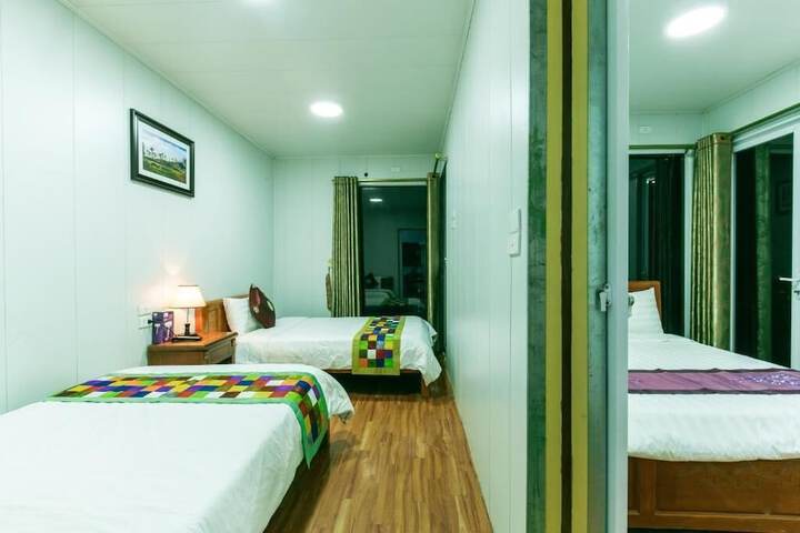 Room 27 of 43