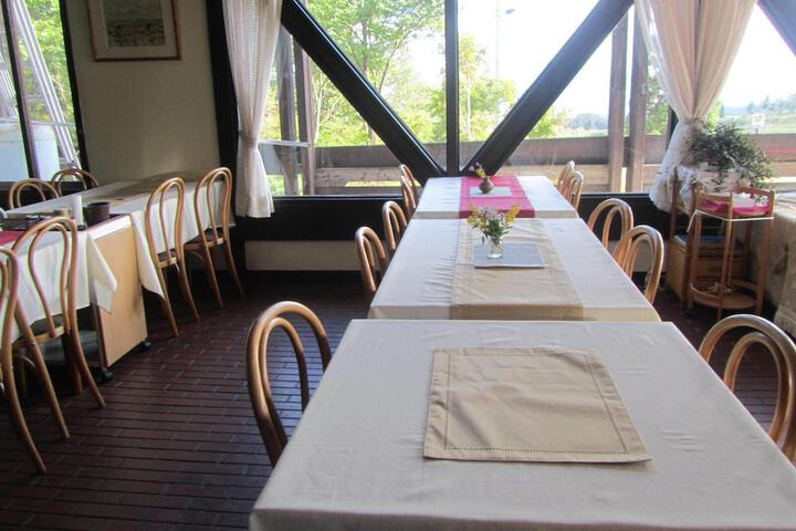Dining 49 of 110