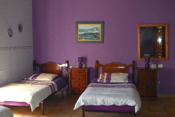 Room 10 of 33