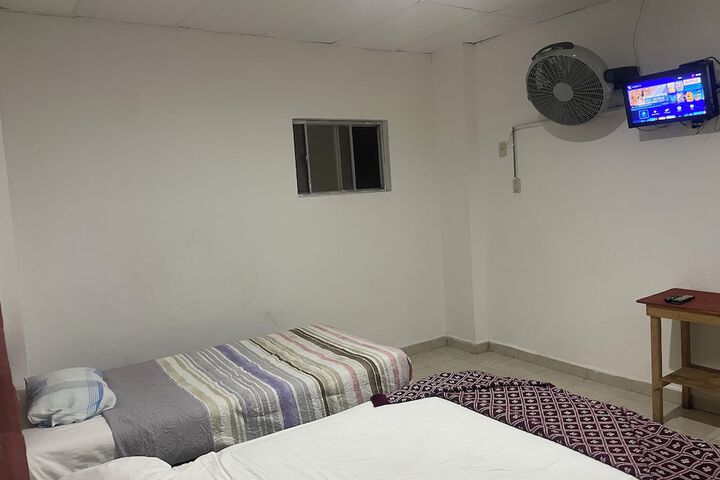Room 6 of 14