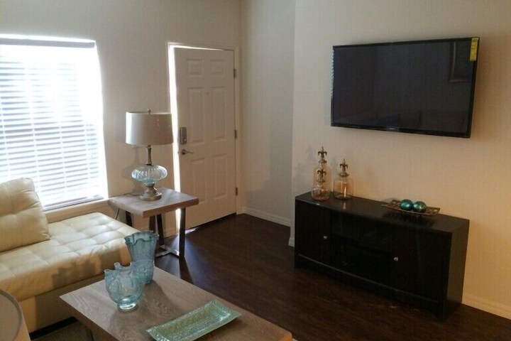 Room 33 of 61