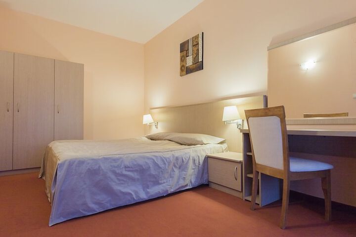Room 5 of 48