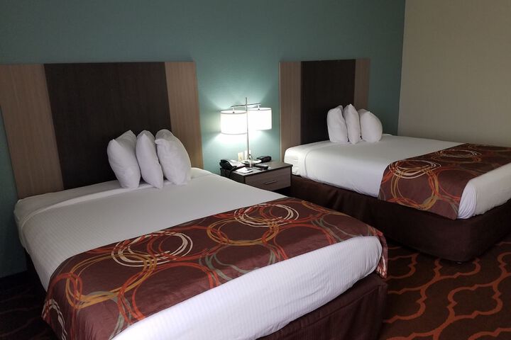 2 Queen Beds (8 of 24)