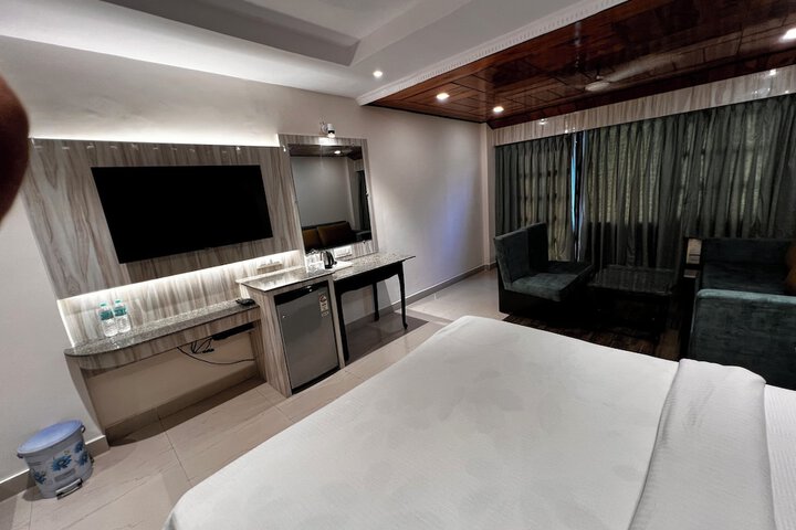 Room 11 of 78