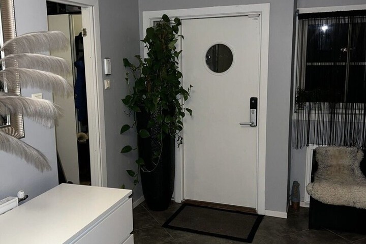 Room 4 of 15