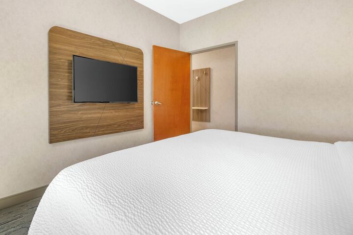Room 26 of 69