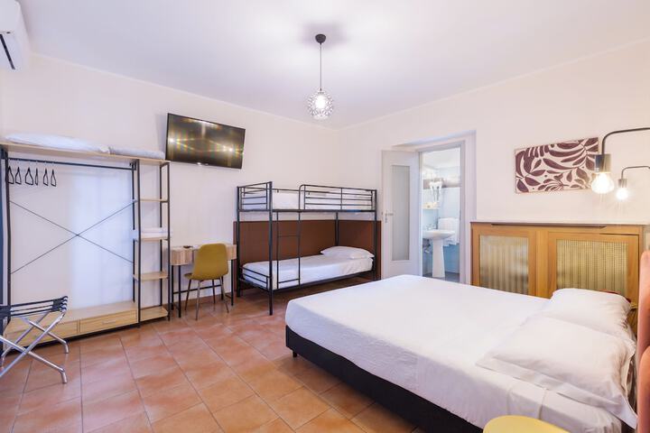 Room 20 of 34