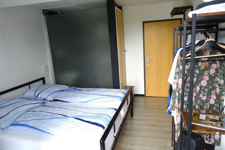 Room 139 of 442