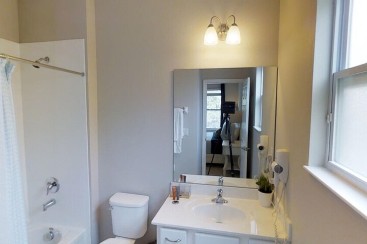 Room 43 of 57