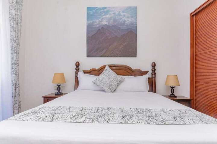 Room 2 of 39