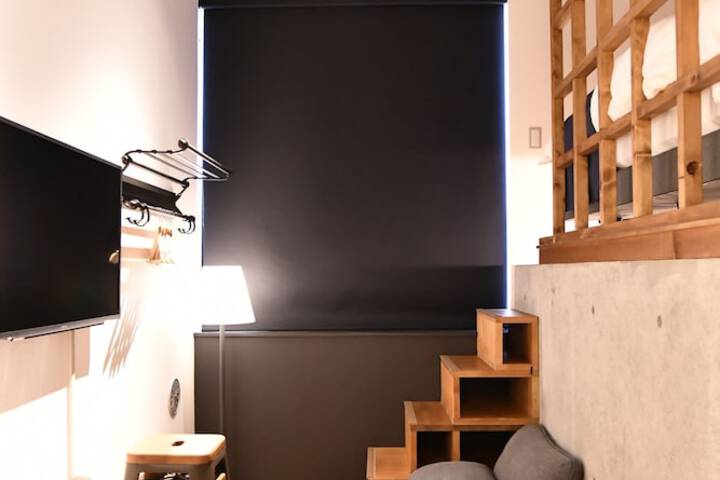 Room 18 of 27
