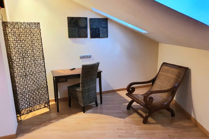 Room 27 of 46