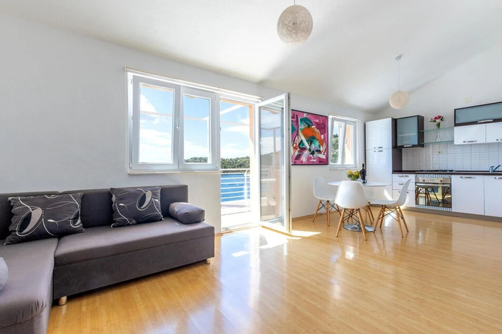 Nice Home in Vinisce With Wifi and 2 Bedrooms