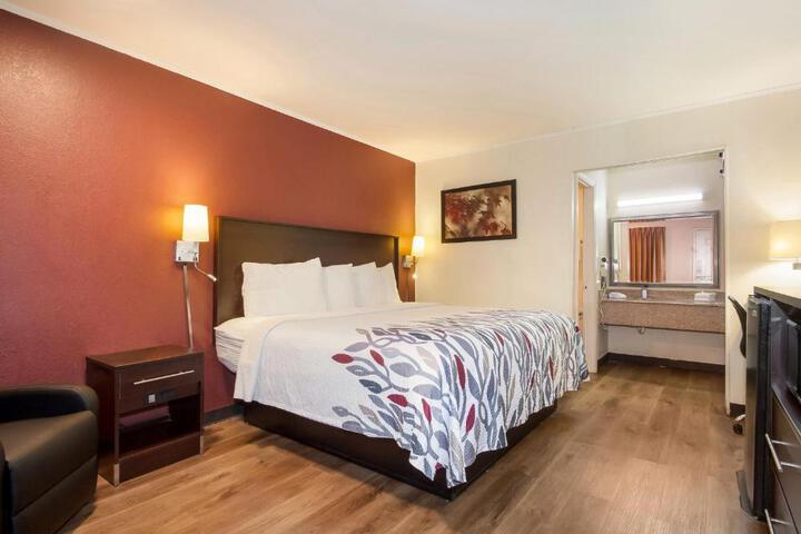 Superior King Bed (4 of 7)