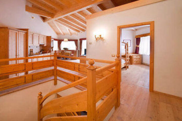 Room 12 of 20