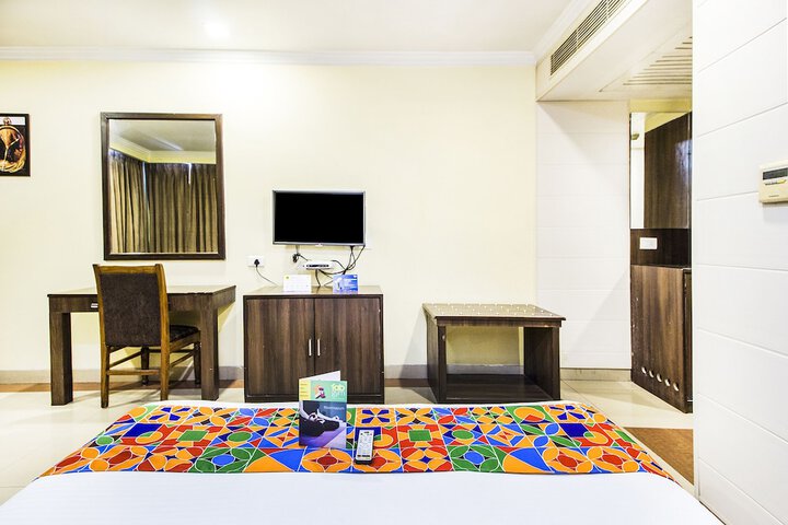 Room 8 of 34