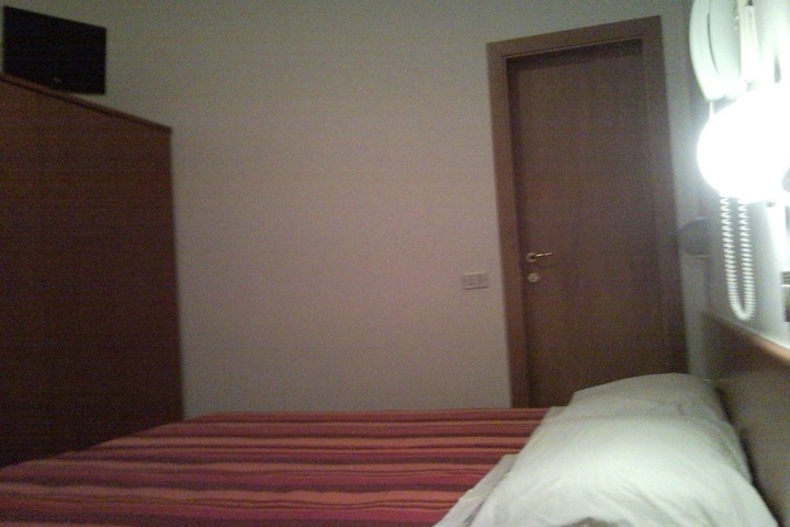 Room 9 of 61
