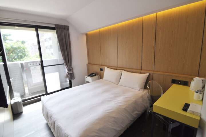 Room 5 of 28