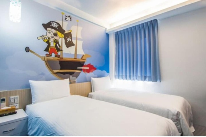 Room 35 of 51