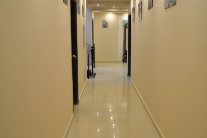 Ballroom/Hall 43 of 60
