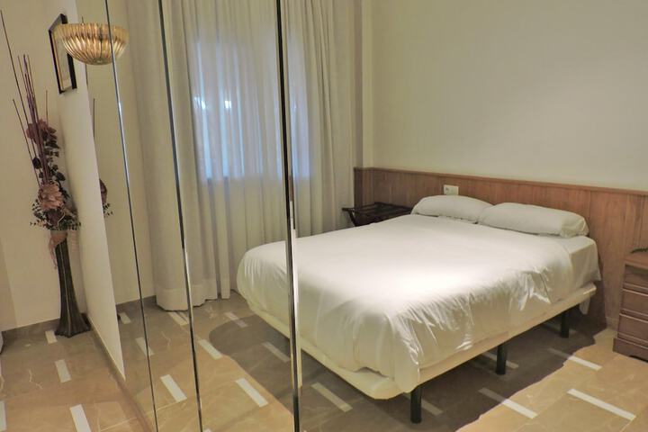 Room 11 of 48