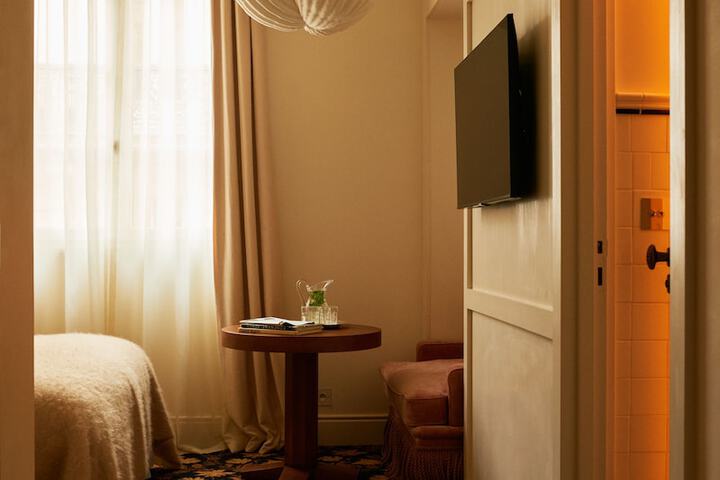 Room 24 of 61