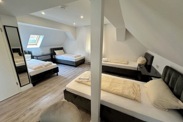 Room 16 of 35