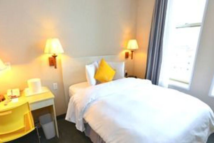 Room 21 of 32