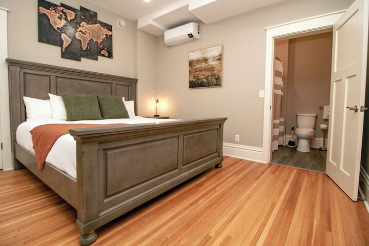 Room 10 of 38