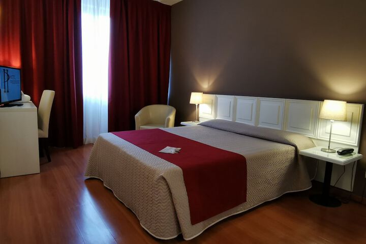 Room 14 of 76