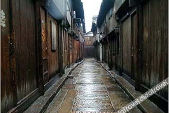 Dongzha Laojie Inn