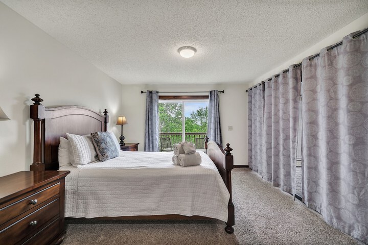 Room 43 of 180