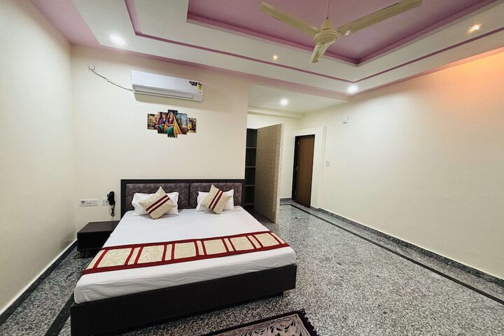 Room 10 of 31