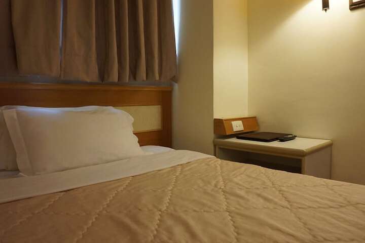 Room 37 of 64