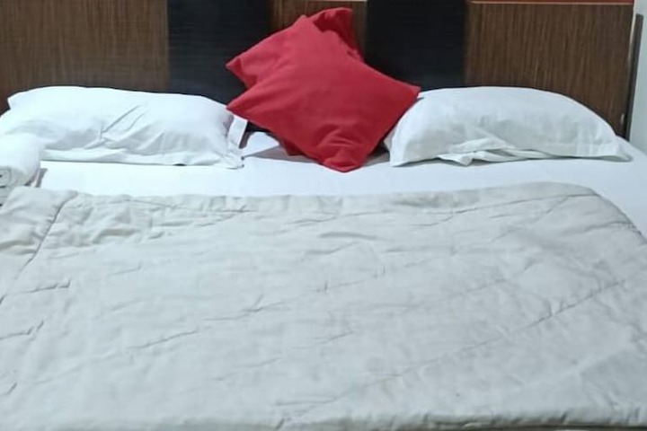 Room 2 of 11
