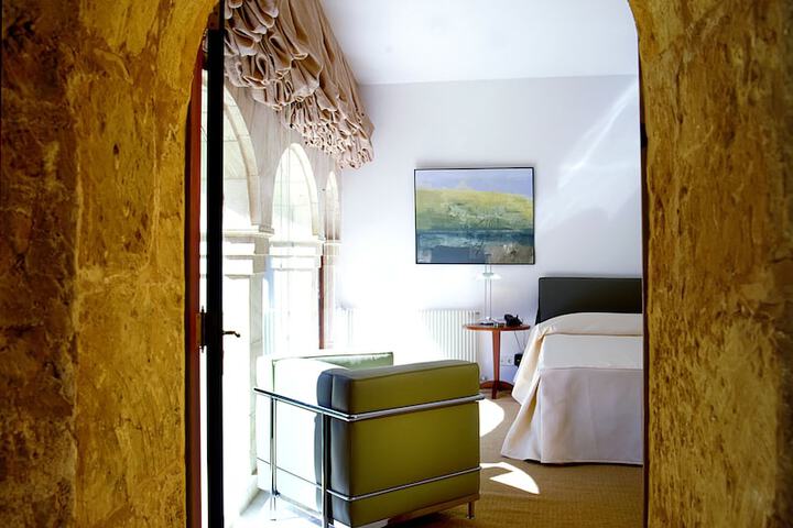 Room 9 of 52