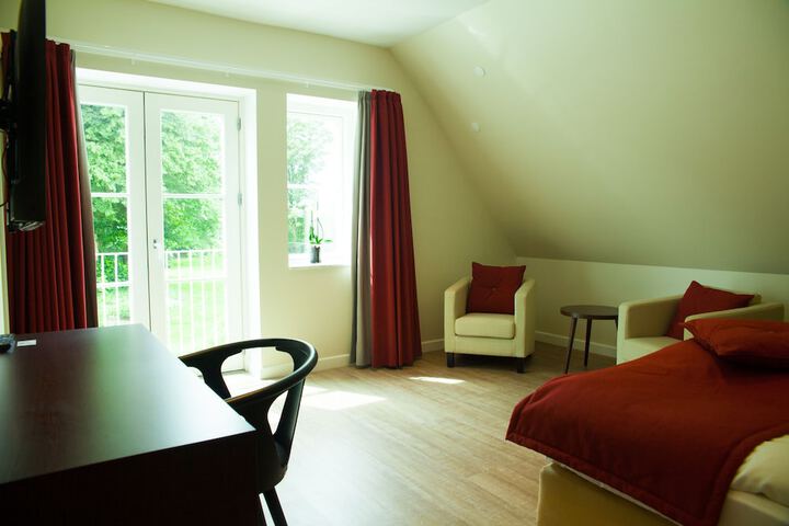 Room 42 of 88