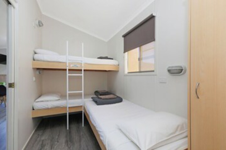 Room 7 of 144
